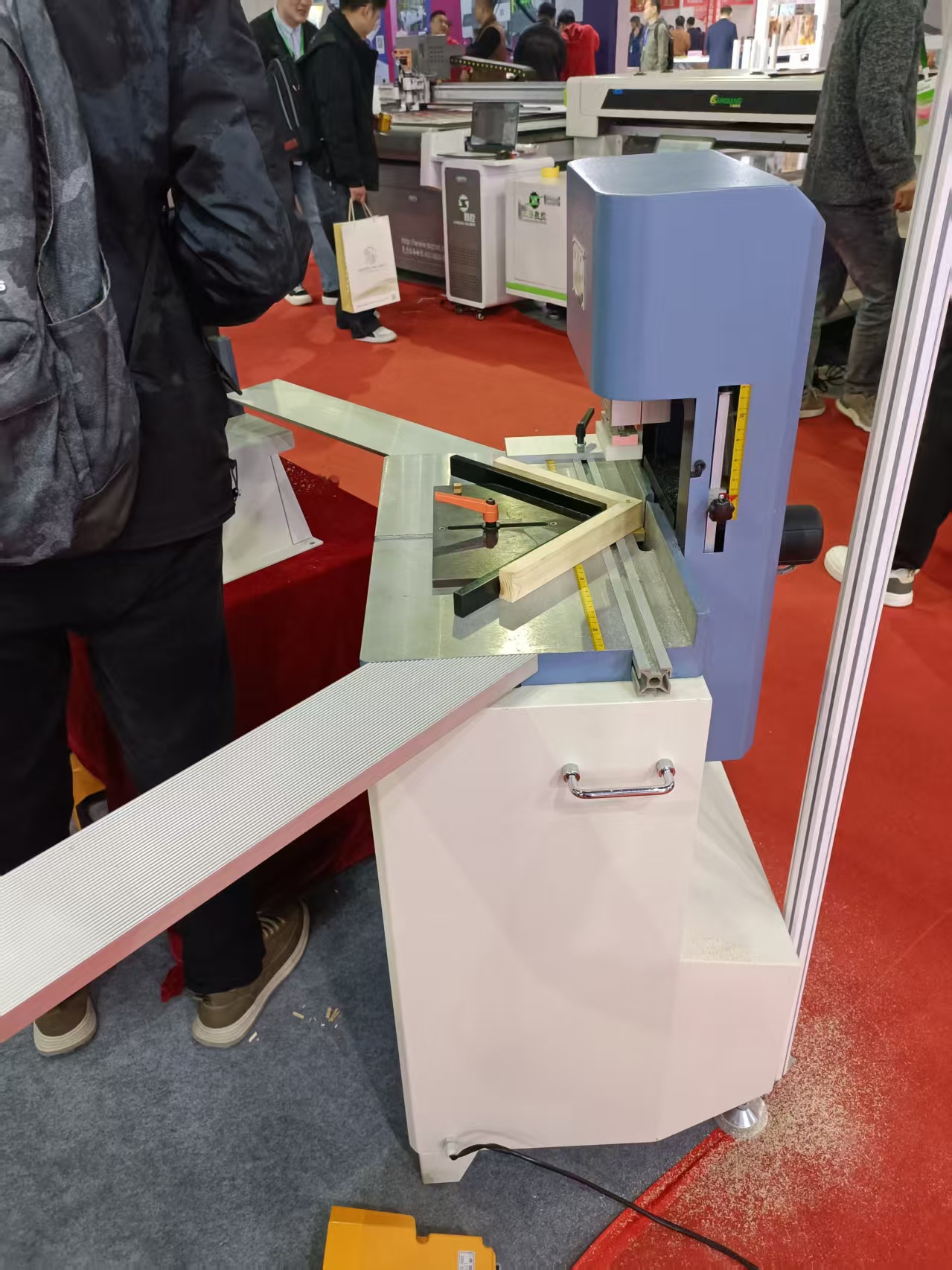 Pneumatic_singlehole_dovetail_groove-1.jpg b880542362836cbb93c76eff0ac72305.jpg