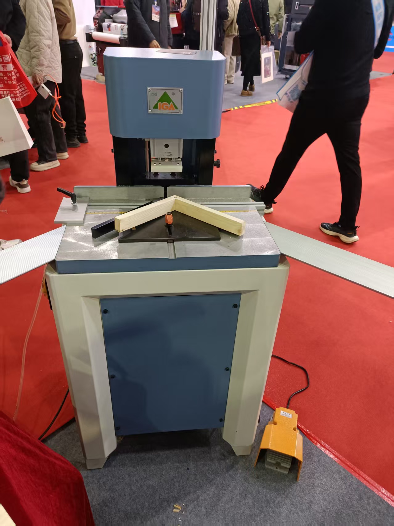 Pneumatic_singlehole_dovetail_groove-5.jpg 6bab03aaf22b1680c528208e384df447.jpg