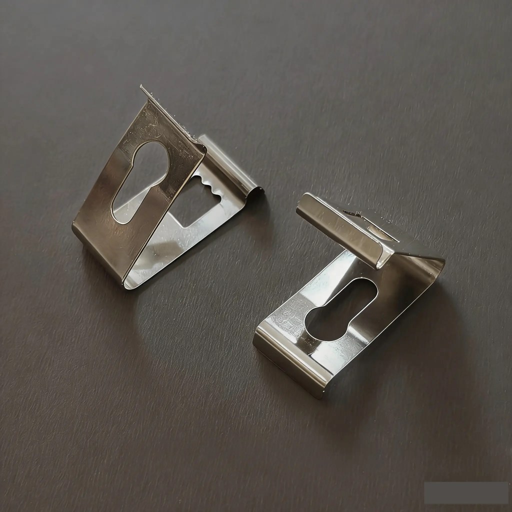 S09-PW18-3 Large Picture Frame Right Angle Spring Clip