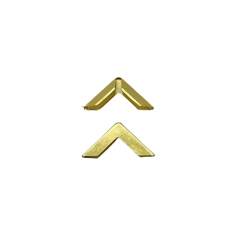 Q03-1084# Yellow Gold Thin Corner Protector 30x6mm